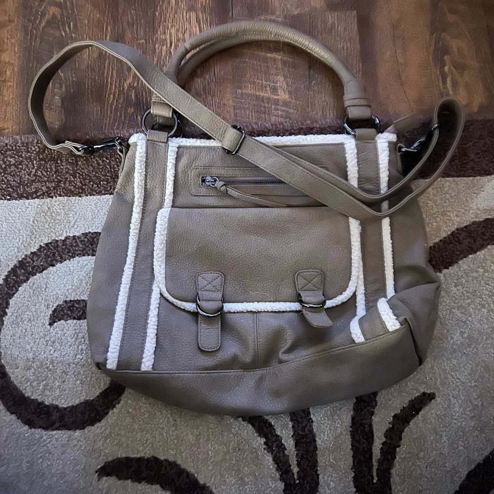Stylish Tan Vegan Leather Shoulder Bag with Cream Accents